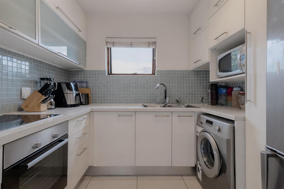 Apartment For Sale in Strathavon, Sandton - Photo 2