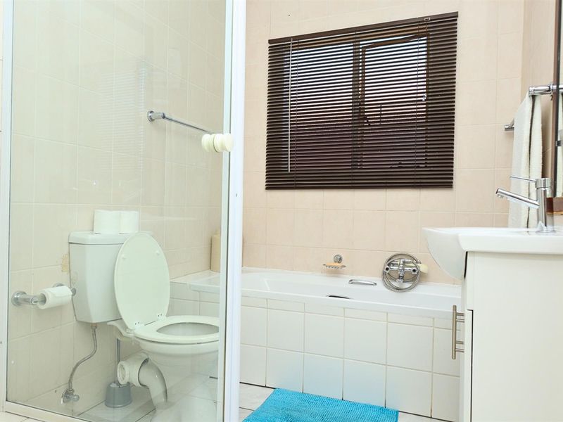 Charming 2 Bedroom Duplex Townhouse For Sale in Florida Glen, Roodepoort - Photo 9