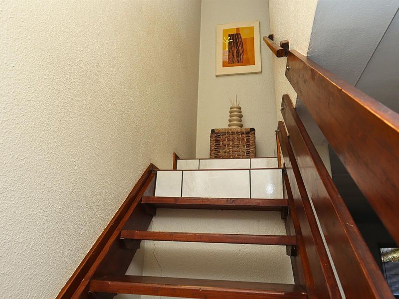 Charming 2 Bedroom Duplex Townhouse For Sale in Florida Glen, Roodepoort - Photo 8
