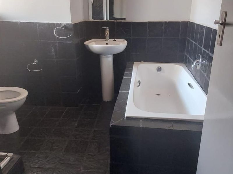 2 Bedroom,1 Bath apartment for Rent in Noordwyk - Photo 10