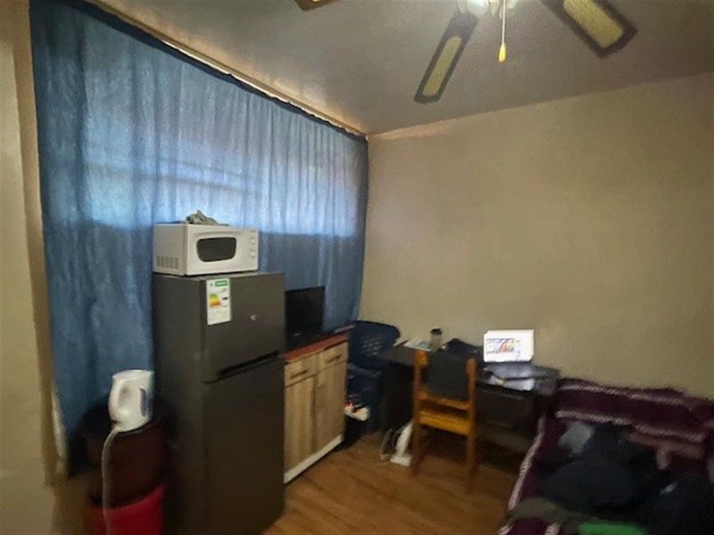 Investment Property for Sale in Sunnyside. - Photo 8