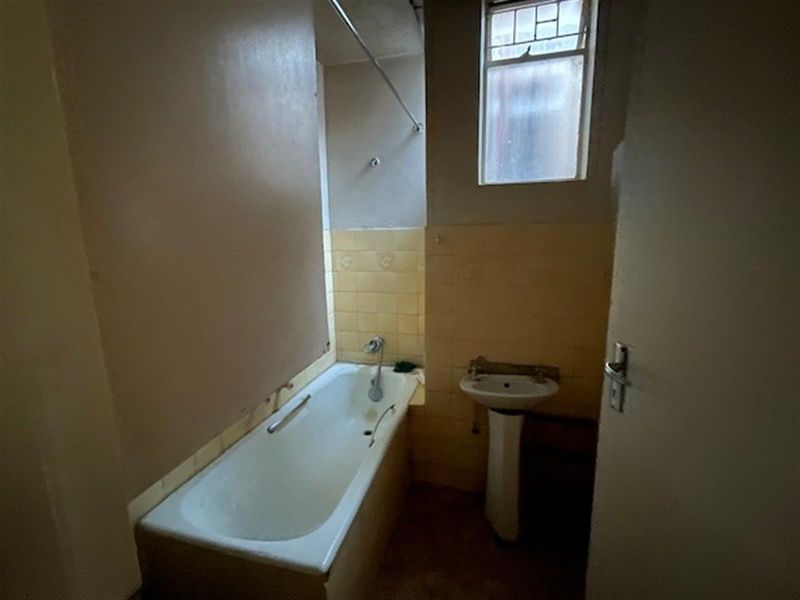 Investment Property for Sale in Sunnyside. - Photo 9