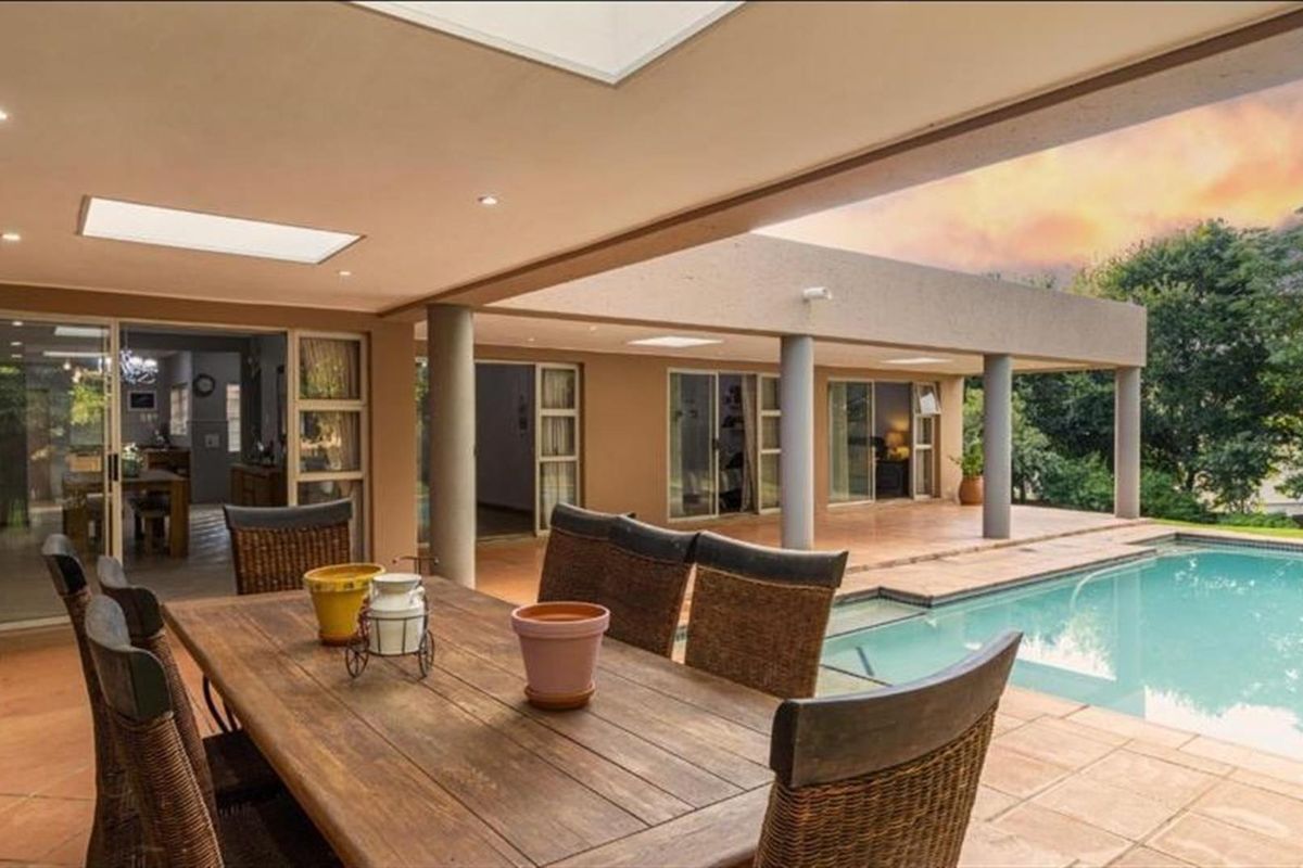 4-Bedroom House to Rent in Glenadrienne, Sandton - Photo 3