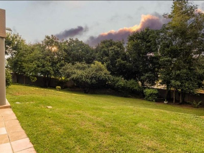 4-Bedroom House to Rent in Glenadrienne, Sandton - Photo 5