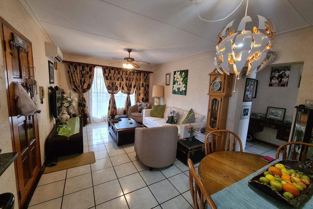 3 Bedroom Apartment in West Acres, No Transfer Duty, 2 Parking's - Photo 5