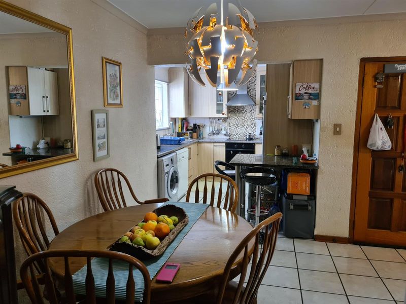 3 Bedroom Apartment in West Acres, No Transfer Duty, 2 Parking's - Photo 10