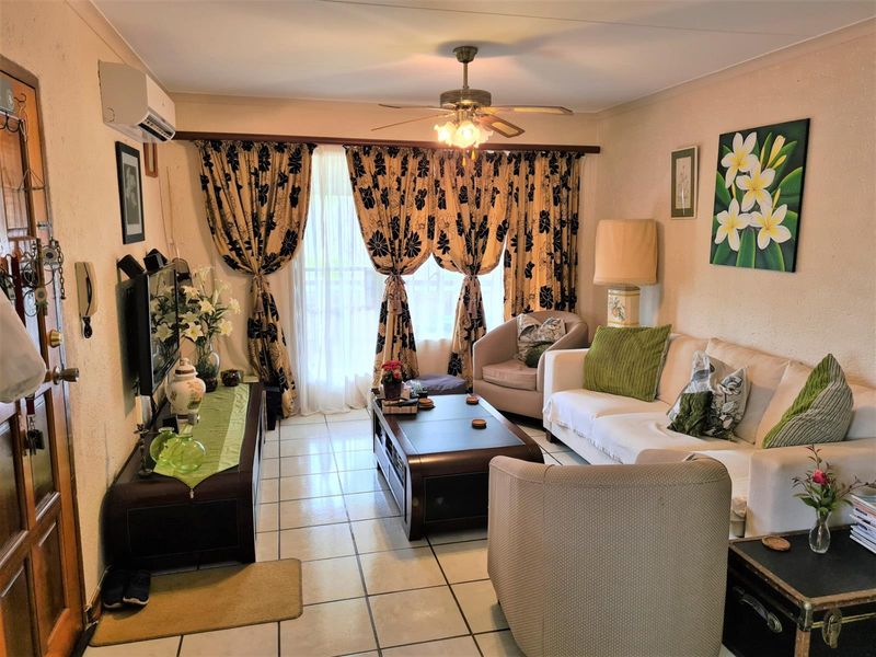 3 Bedroom Apartment in West Acres, No Transfer Duty, 2 Parking's - Photo 9