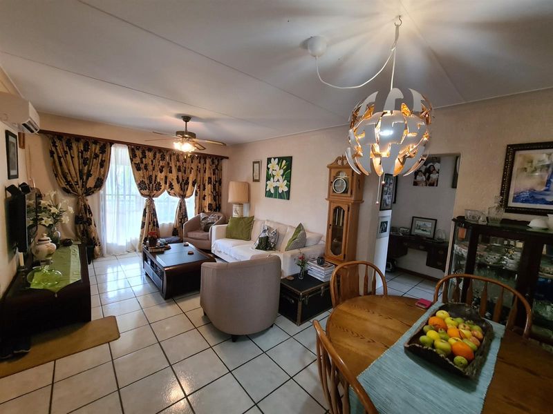 3 Bedroom Apartment in West Acres, No Transfer Duty, 2 Parking's - Photo 8