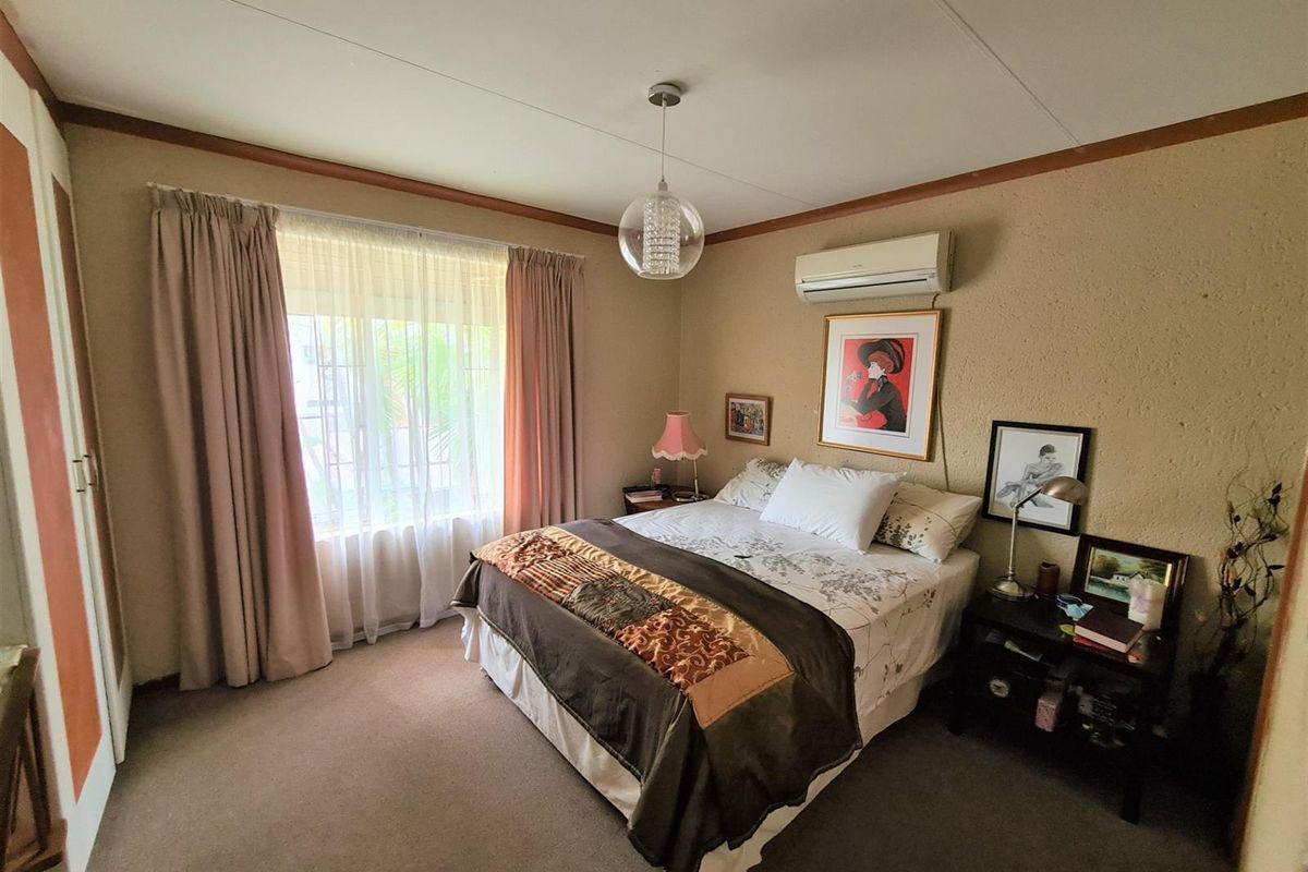 3 Bedroom Apartment in West Acres, No Transfer Duty, 2 Parking's - Photo 4