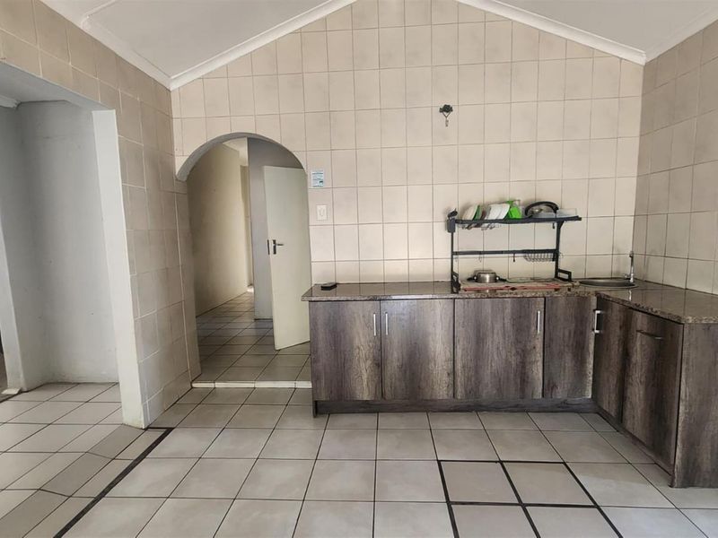 3 Bedroom 2 bathroom House For Sale in Brakpan Central, Brakpan - Photo 6