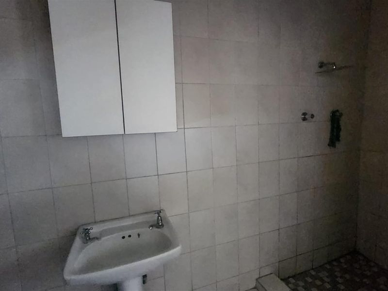 3 Bedroom 2 bathroom House For Sale in Brakpan Central, Brakpan - Photo 4