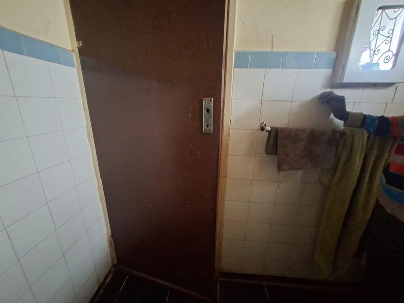 Apartment For Sale in Sunnyside, Pretoria - Photo 2