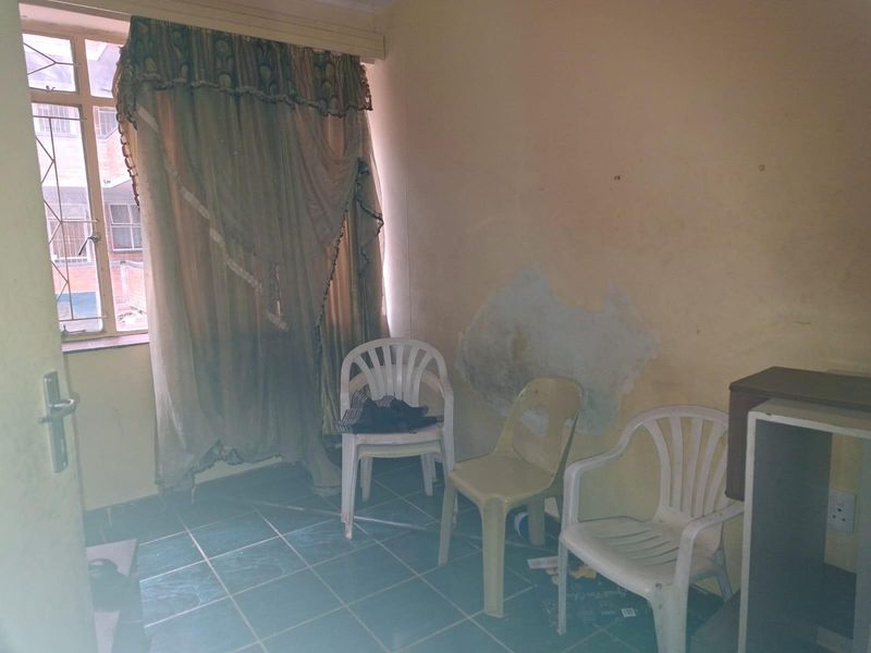 Apartment For Sale in Sunnyside, Pretoria - Photo 4