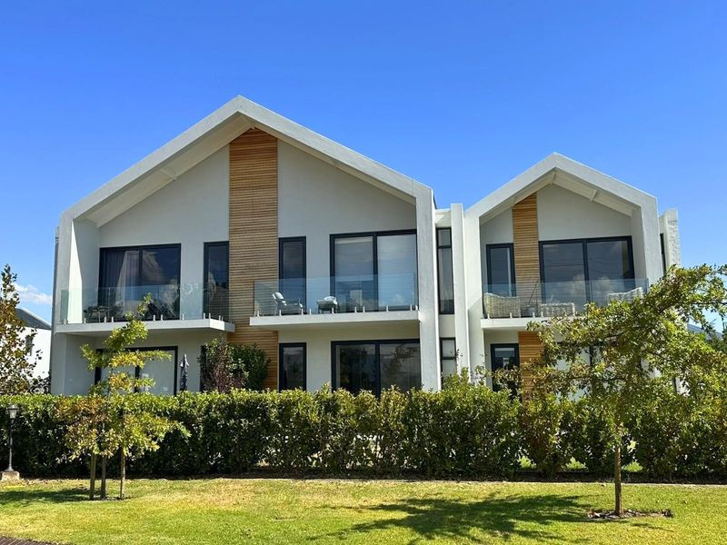 Apartment For Sale in Val de Vie Estate, Paarl - Photo 2