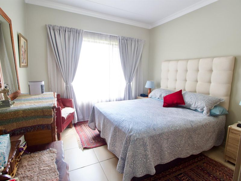 Charming Ground Floor Apartment in a Premier Retirement Estate - Photo 7