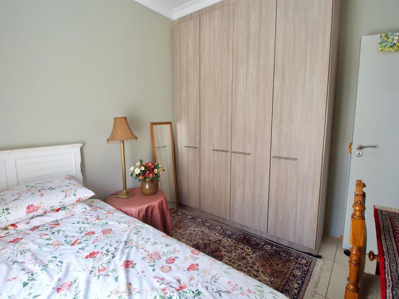 Charming Ground Floor Apartment in a Premier Retirement Estate - Photo 6