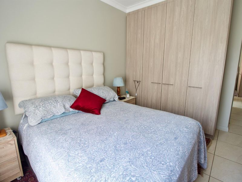 Charming Ground Floor Apartment in a Premier Retirement Estate - Photo 8