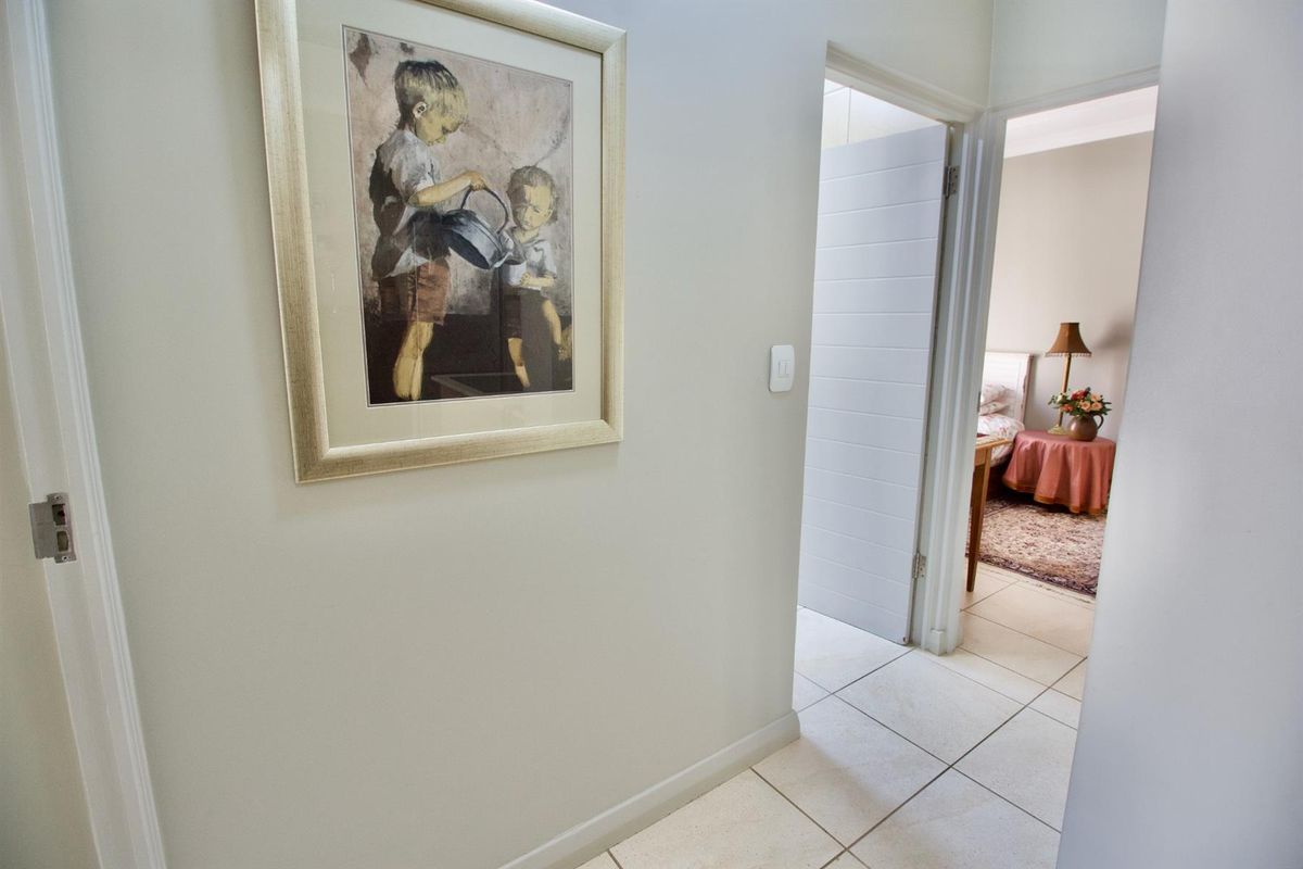 Charming Ground Floor Apartment in a Premier Retirement Estate - Photo 4