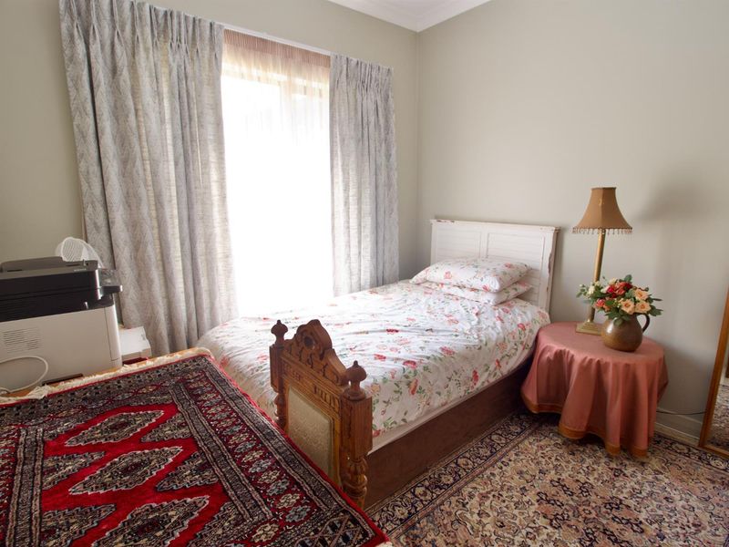 Charming Ground Floor Apartment in a Premier Retirement Estate - Photo 5