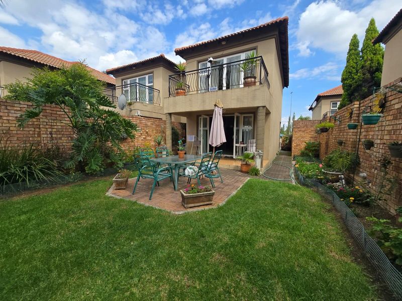 Stunning 2 Bedroom Townhouse For Sale in Bergtuin, Pretoria - Photo 3