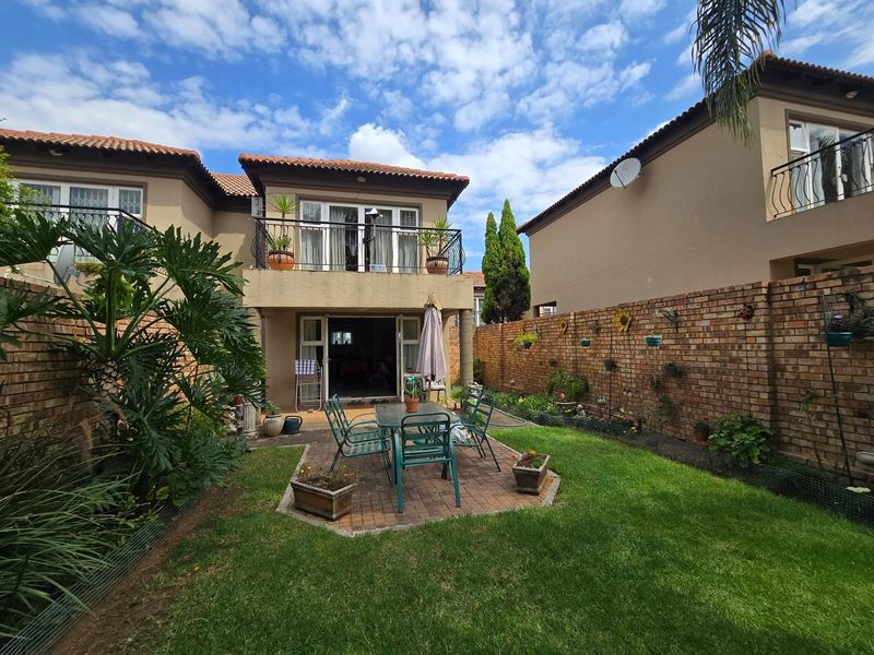 Stunning 2 Bedroom Townhouse For Sale in Bergtuin, Pretoria - Photo 4
