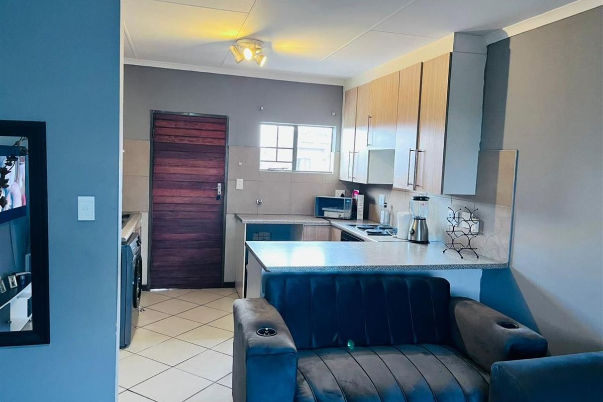 12 (2nd floor), Encore, 1 Morzart, Sagewood, Midrand, Gauteng - Photo 2