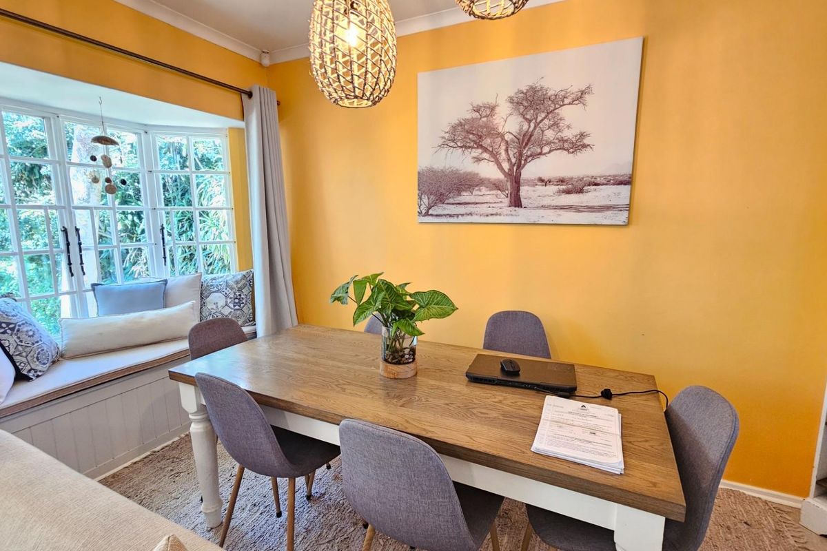 Stylish and Modern Three Bedroom Townhouse in a Pet Friendly Complex - Photo 5