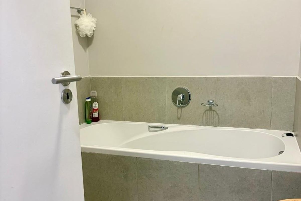 Fully Furnished Simplex Apartment To Rent in Waterfall, KwaZulu Natal - Photo 5