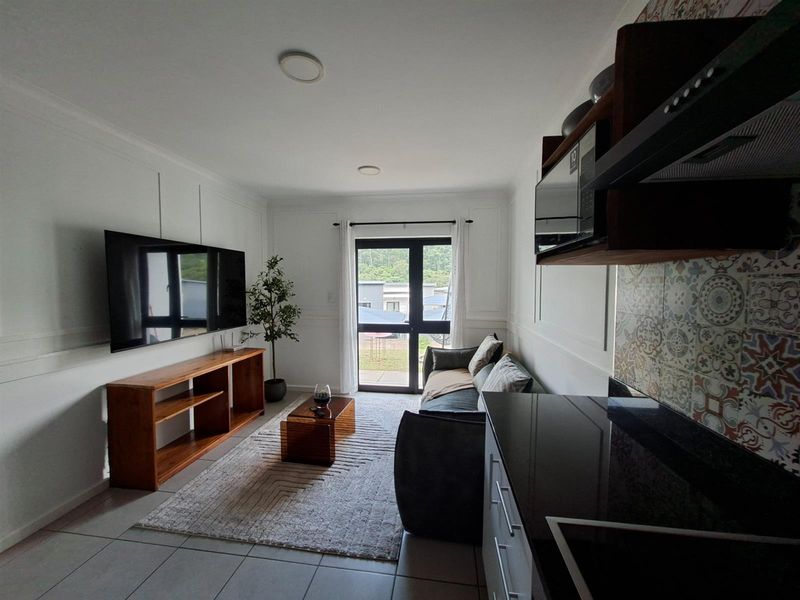 Fully Furnished Simplex Apartment To Rent in Waterfall, KwaZulu Natal - Photo 2