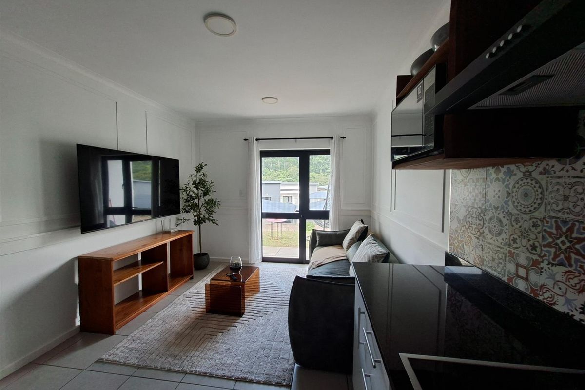 Fully Furnished Simplex Apartment To Rent in Waterfall, KwaZulu Natal - Photo 2