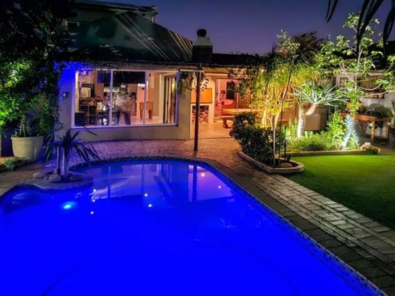 Premium Relocation Rental | Ideal for Professionals and Families | 3-6 Month Lease Opportunity - Photo 2