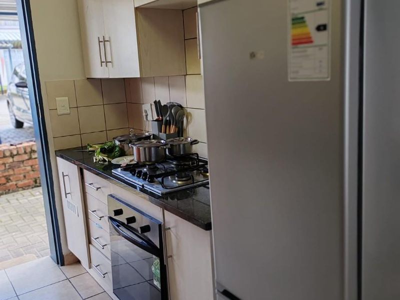 2-Bedroom Ground Floor Apartment for Sale in Noordwyk - Photo 4