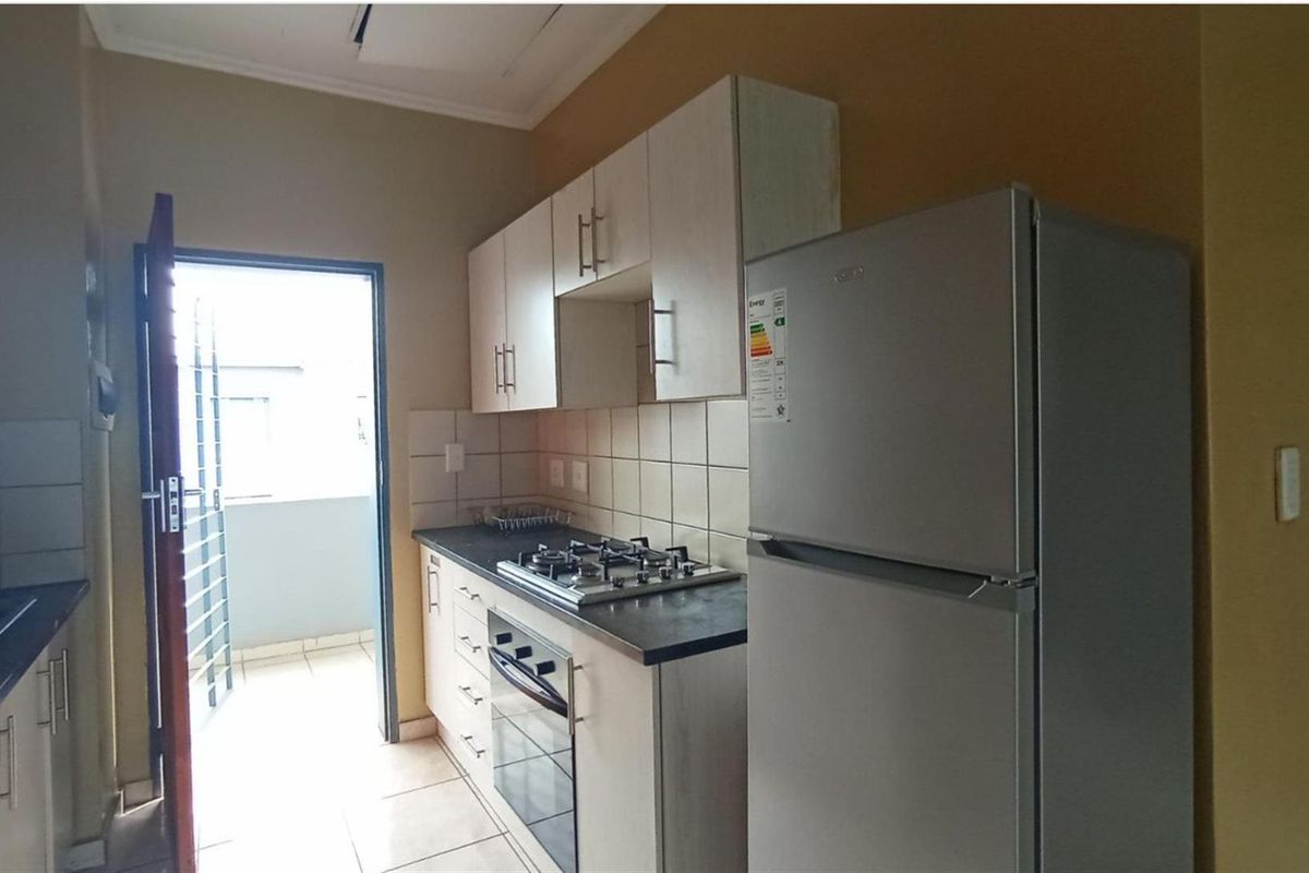 2-Bedroom Ground Floor Apartment for Sale in Noordwyk - Photo 3