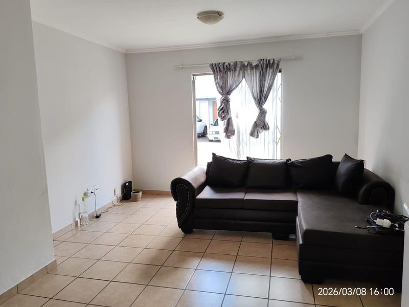 2-Bedroom Ground Floor Apartment for Sale in Noordwyk - Photo 5