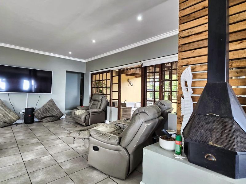 House For Sale in Dana Bay Mossel Bay Western Cape - Photo 3