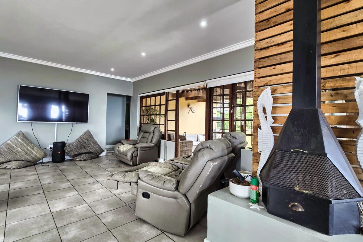 House For Sale in Dana Bay Mossel Bay Western Cape - Photo 3