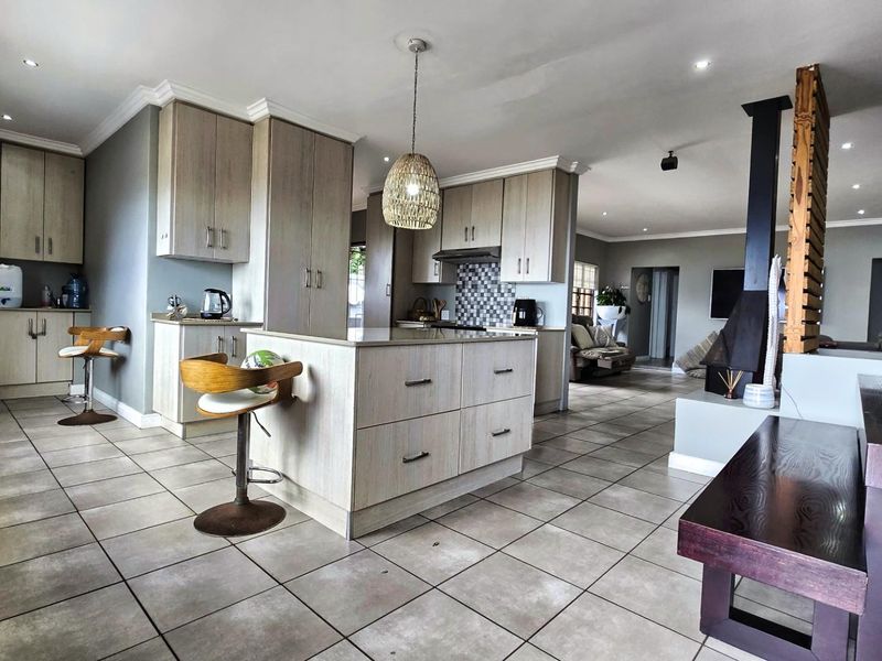 House For Sale in Dana Bay Mossel Bay Western Cape - Photo 2