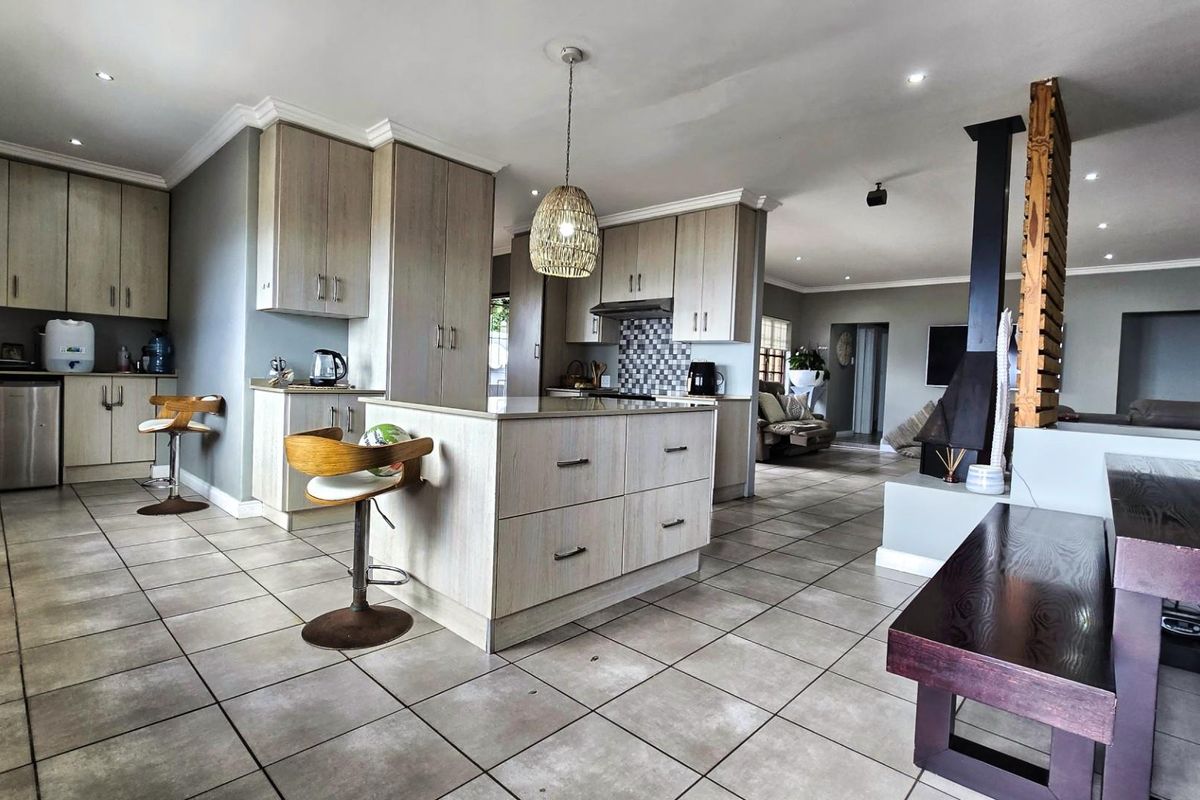 House For Sale in Dana Bay Mossel Bay Western Cape - Photo 2
