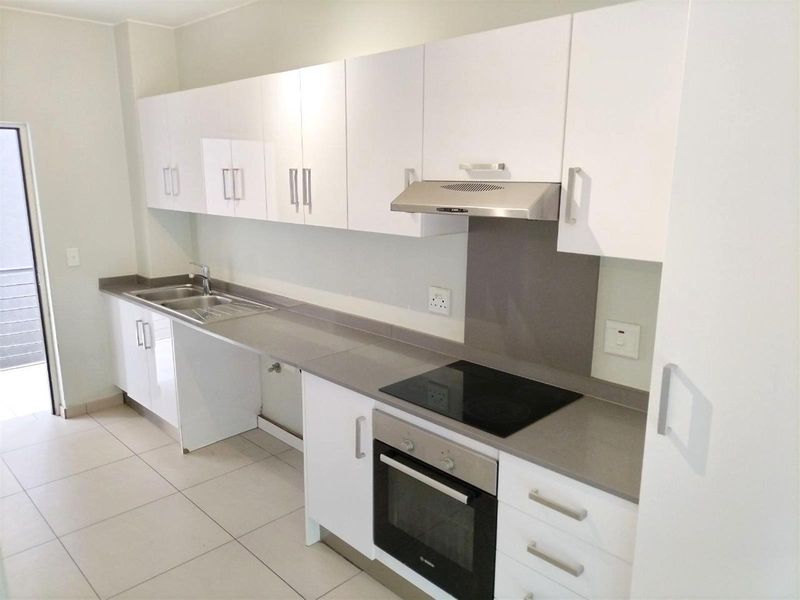 Rare Oversized 2-Bed, 2-Bath Apartment in Isabel Estate - Photo 5