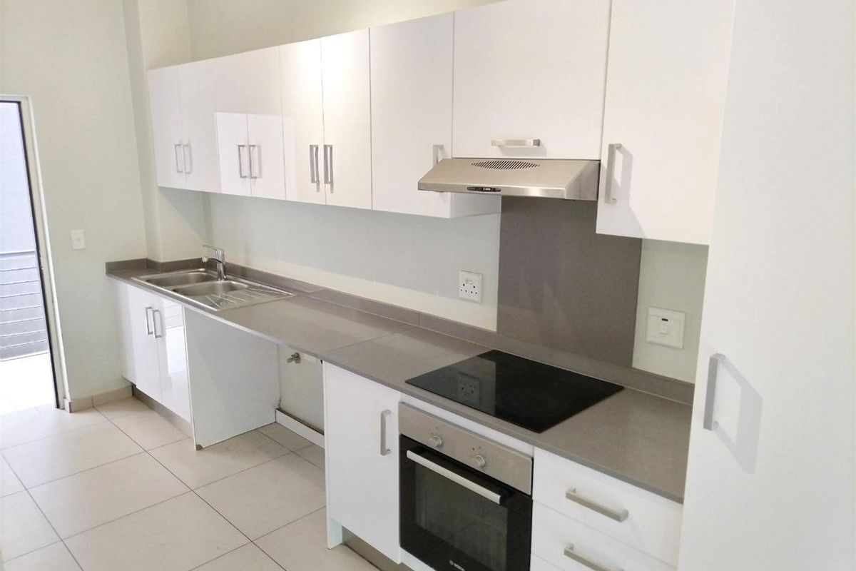 Rare Oversized 2-Bed, 2-Bath Apartment in Isabel Estate - Photo 5