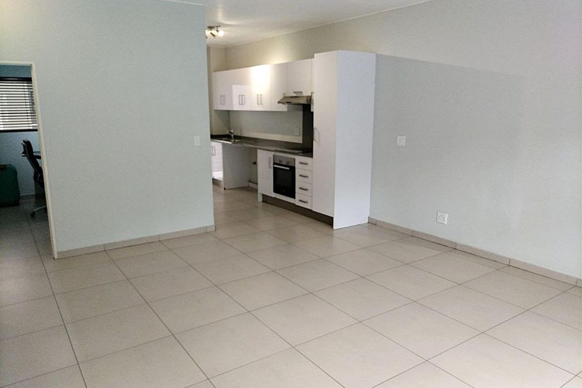 Rare Oversized 2-Bed, 2-Bath Apartment in Isabel Estate - Photo 4