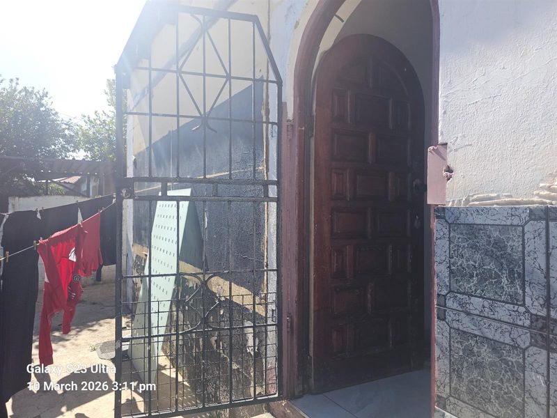 House For Sale in Riverlea, Johannesburg - Photo 10