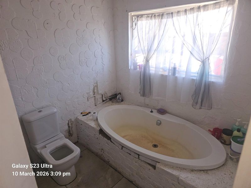 House For Sale in Riverlea, Johannesburg - Photo 7
