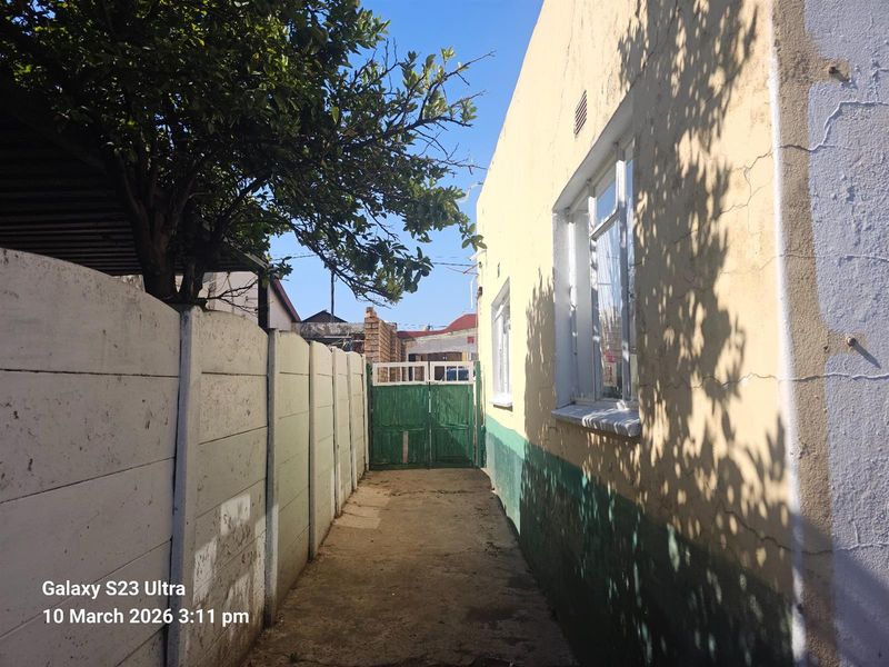 House For Sale in Riverlea, Johannesburg - Photo 3
