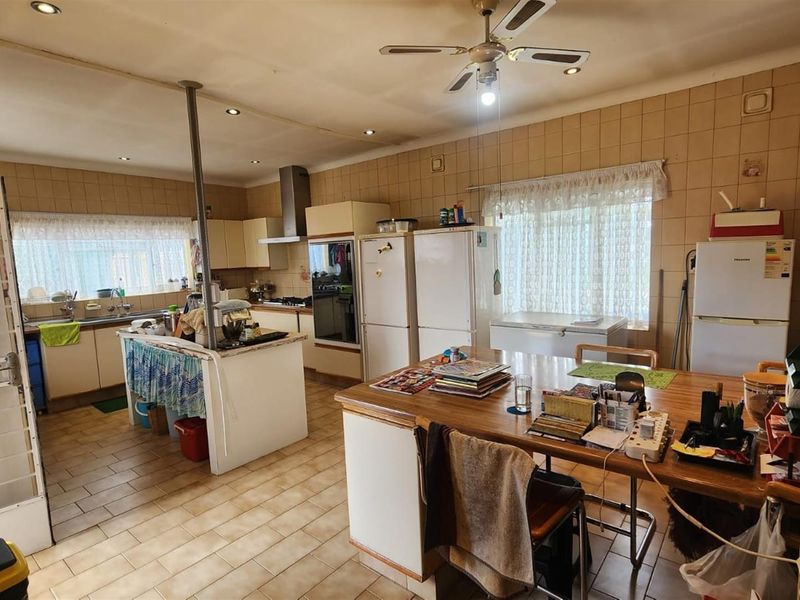 Selection Park - A True Steal of the Century! - Photo 7