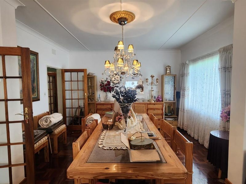 Selection Park - A True Steal of the Century! - Photo 4