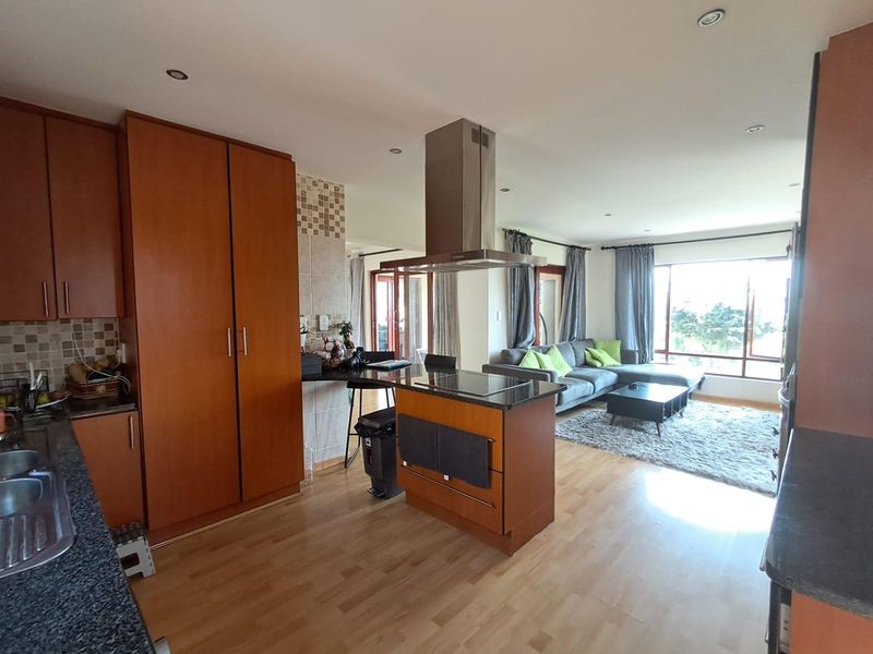 Spacious freehold double storey home in secure Estate - Photo 6