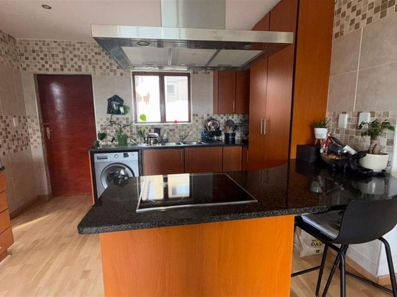 Spacious freehold double storey home in secure Estate - Photo 5