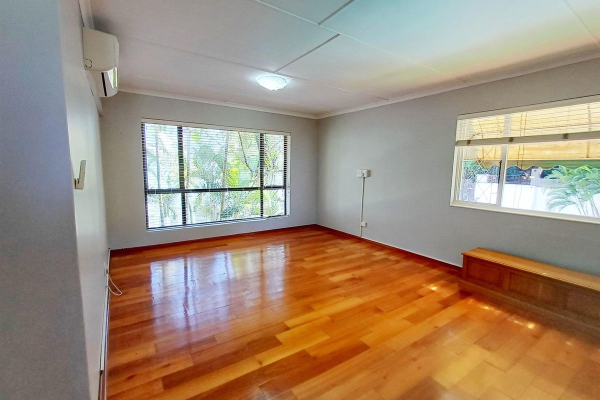 Two Bedroom Poolside Apartment on Florida Road To Rent - Photo 5