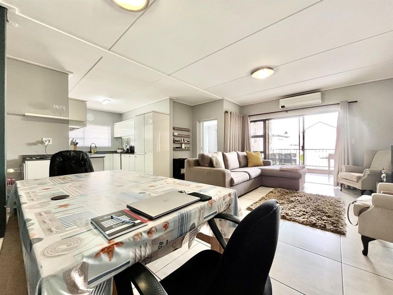 FOR SALE: MODERN APARTMENT WITH 3 BEDROOMS AND A BEAUTIFUL ENVIRONMENT - Photo 10